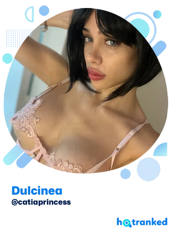 soft pink lace bra highlighting the elegance of Dulcinea